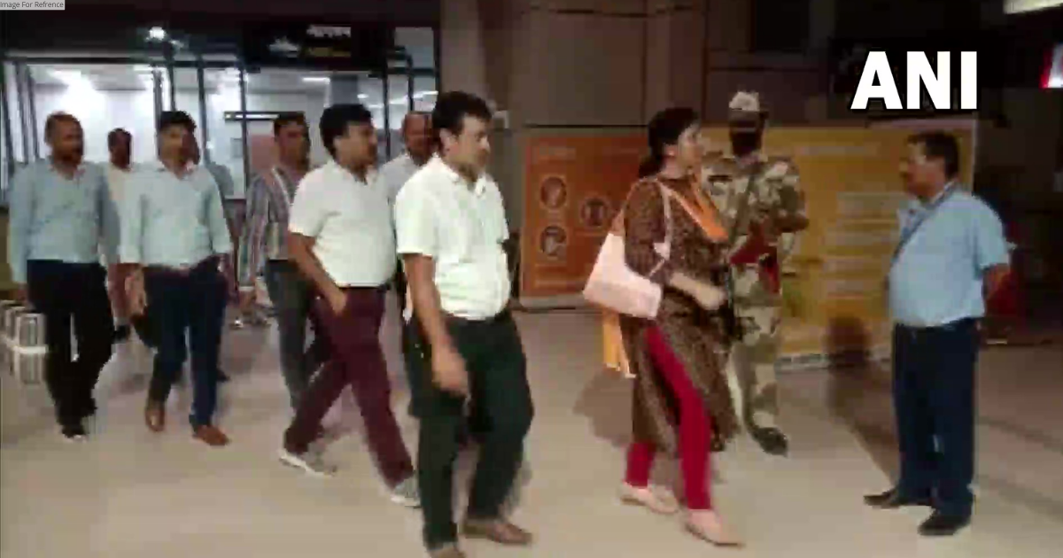 Bihar: JDU MLC Dinesh Singh detained at Patna airport, IT team interrogates him for 3 hrs